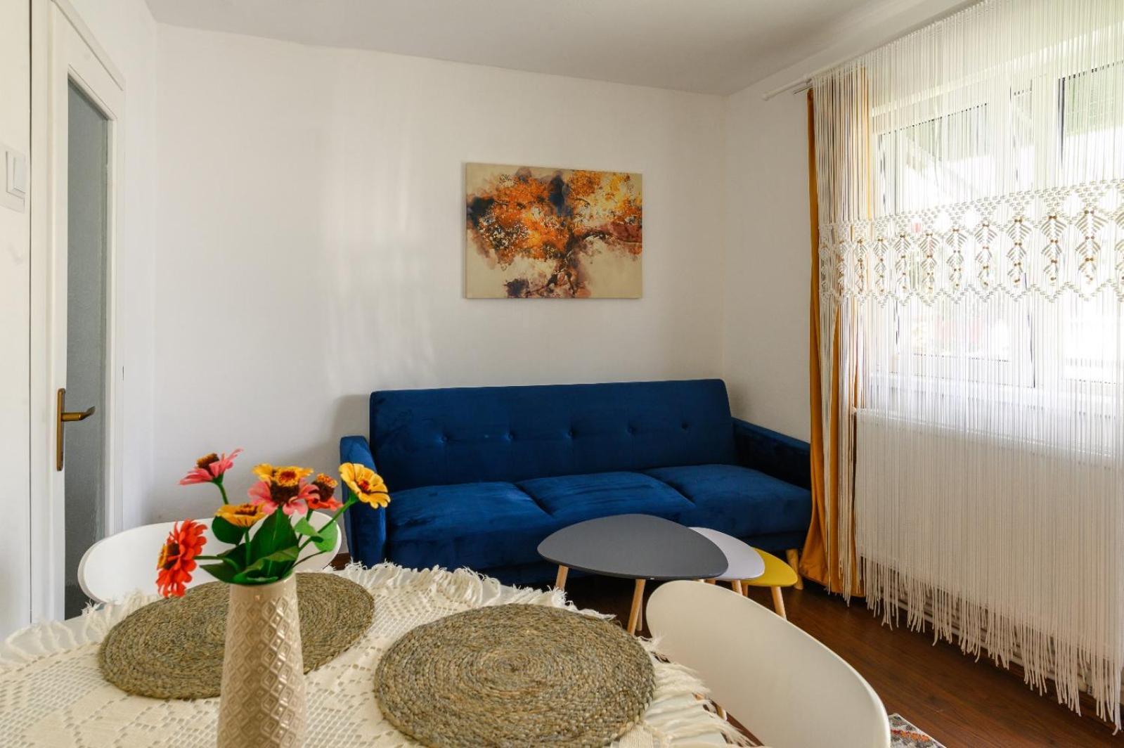 Apartament Corina Cu Parcare Bistriţa Exteriör bild
